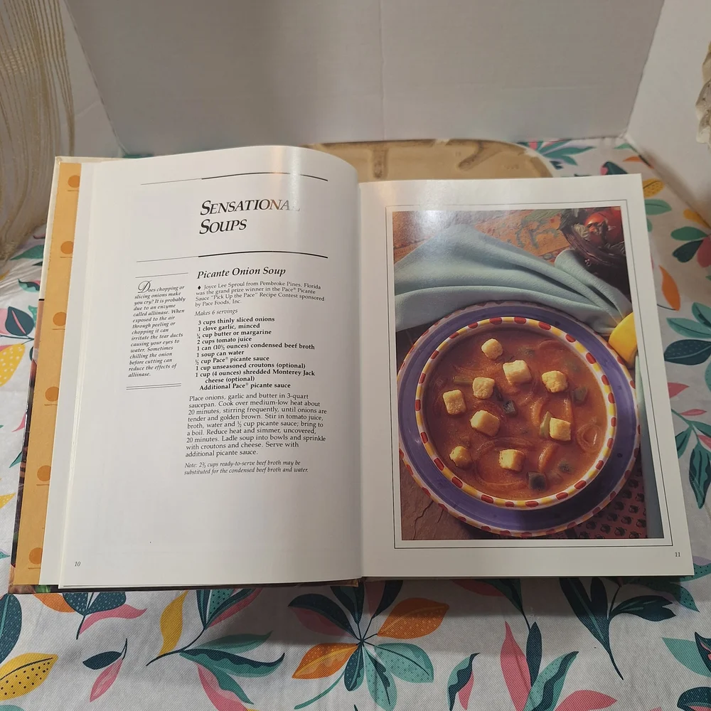 The Treasury of Creative Cooking Cookbook By The Editors Of Consumer Guide